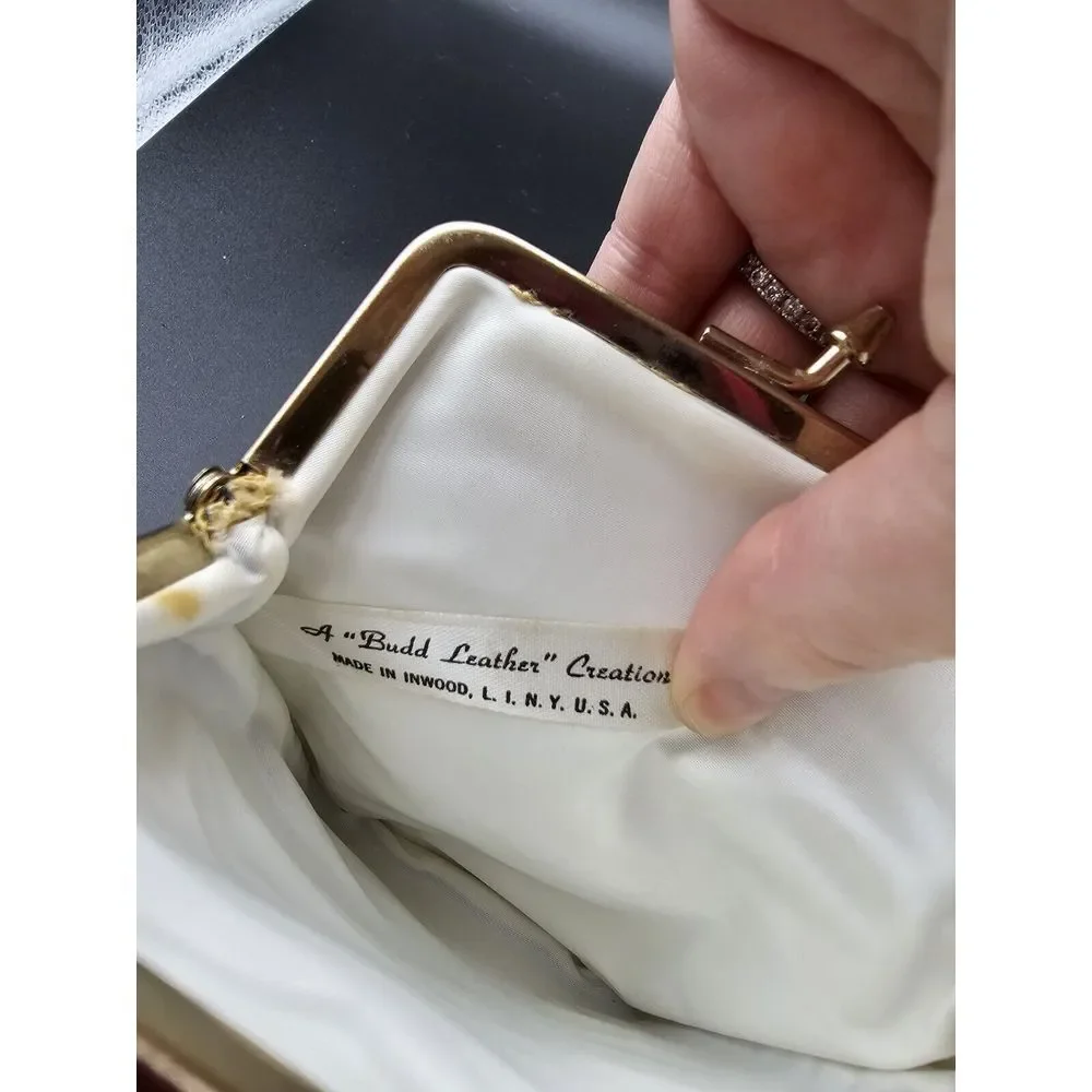vintage gold metallic snap closure coin purse a‎  